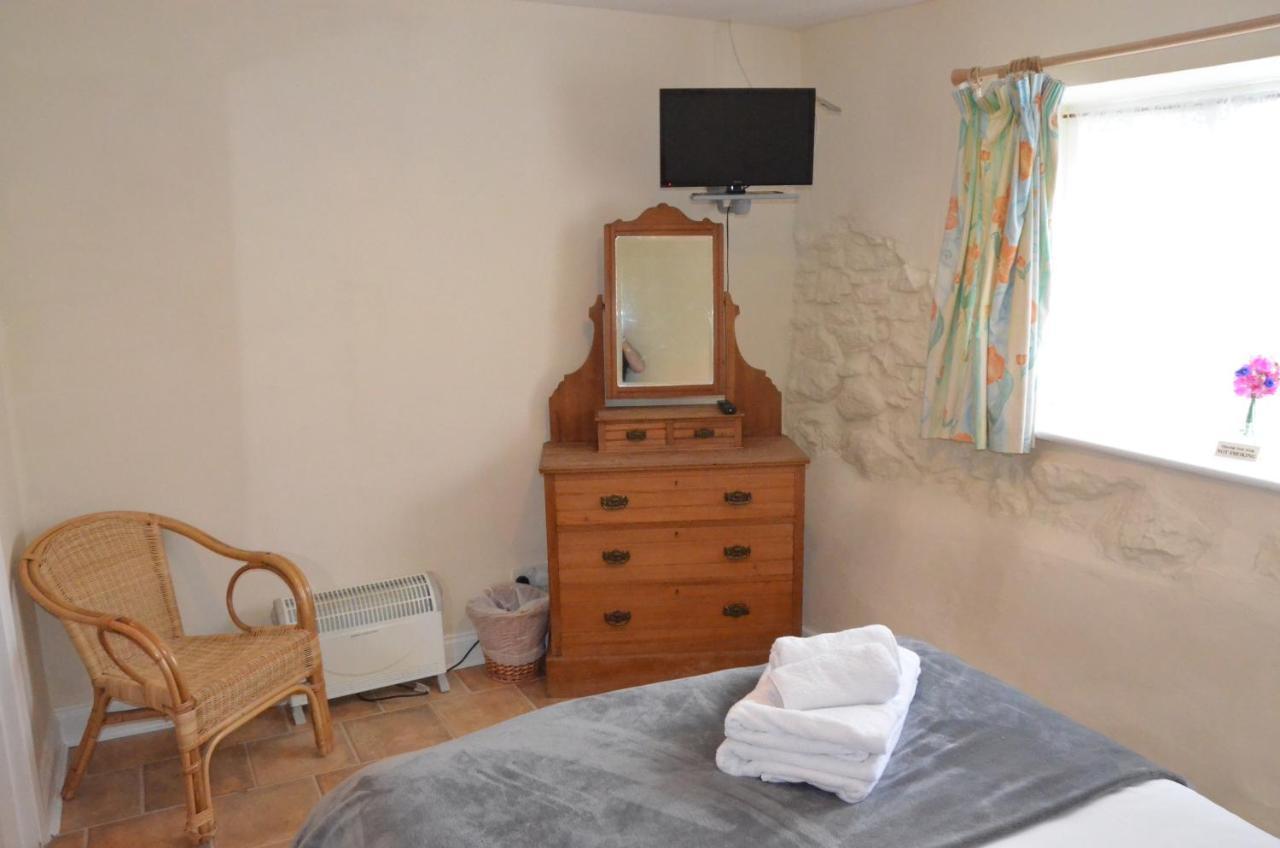 The Royal Oak Inn Dunsford Extérieur photo