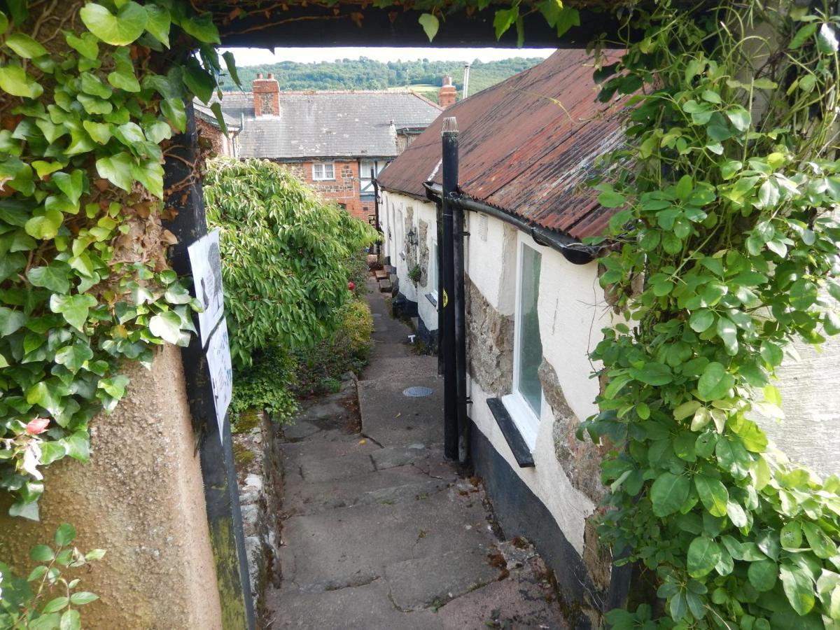 The Royal Oak Inn Dunsford Extérieur photo